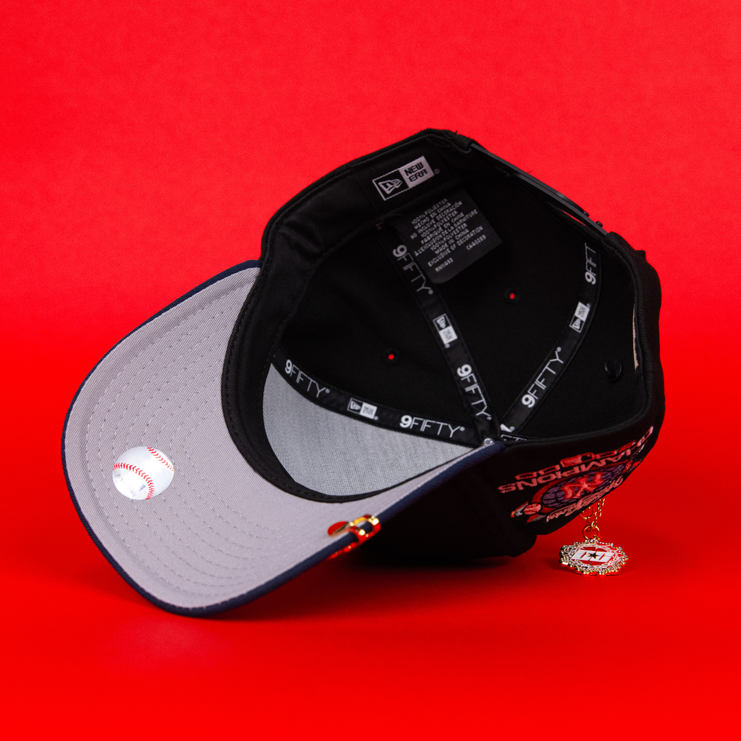 NEW ERA 9FIFTY A-FRAME BLACK/ NAVY NEW YORK YANKEES SNAPBACK W/ 2000 WORLD SERIES CHAMPIONS SIDE PATCH