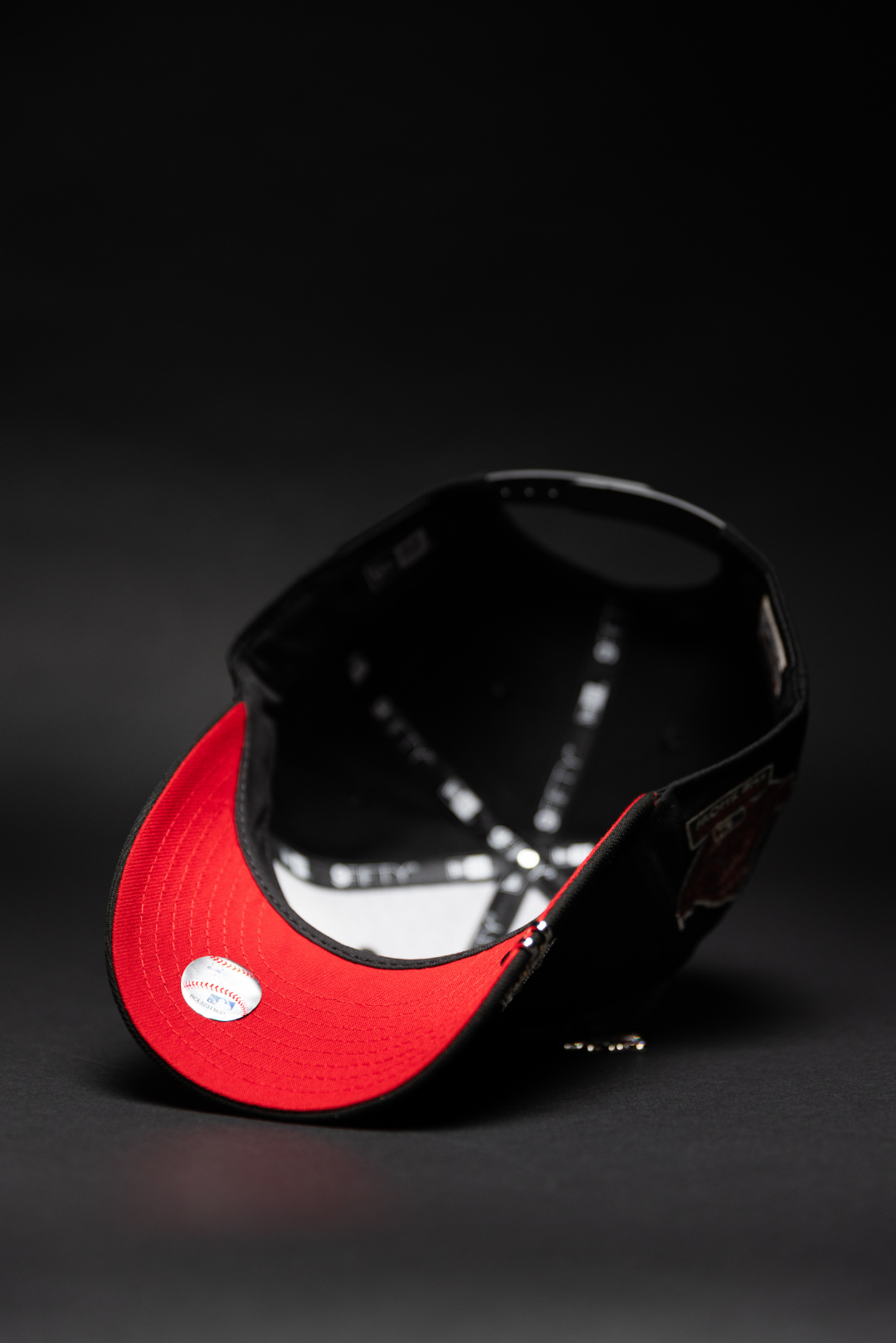 NEW ERA EXCLUSIVE 9FIFTY BLACK ATLANTA BRAVES SNAPBACK W/ WORLD SERIES SIDE PATCH