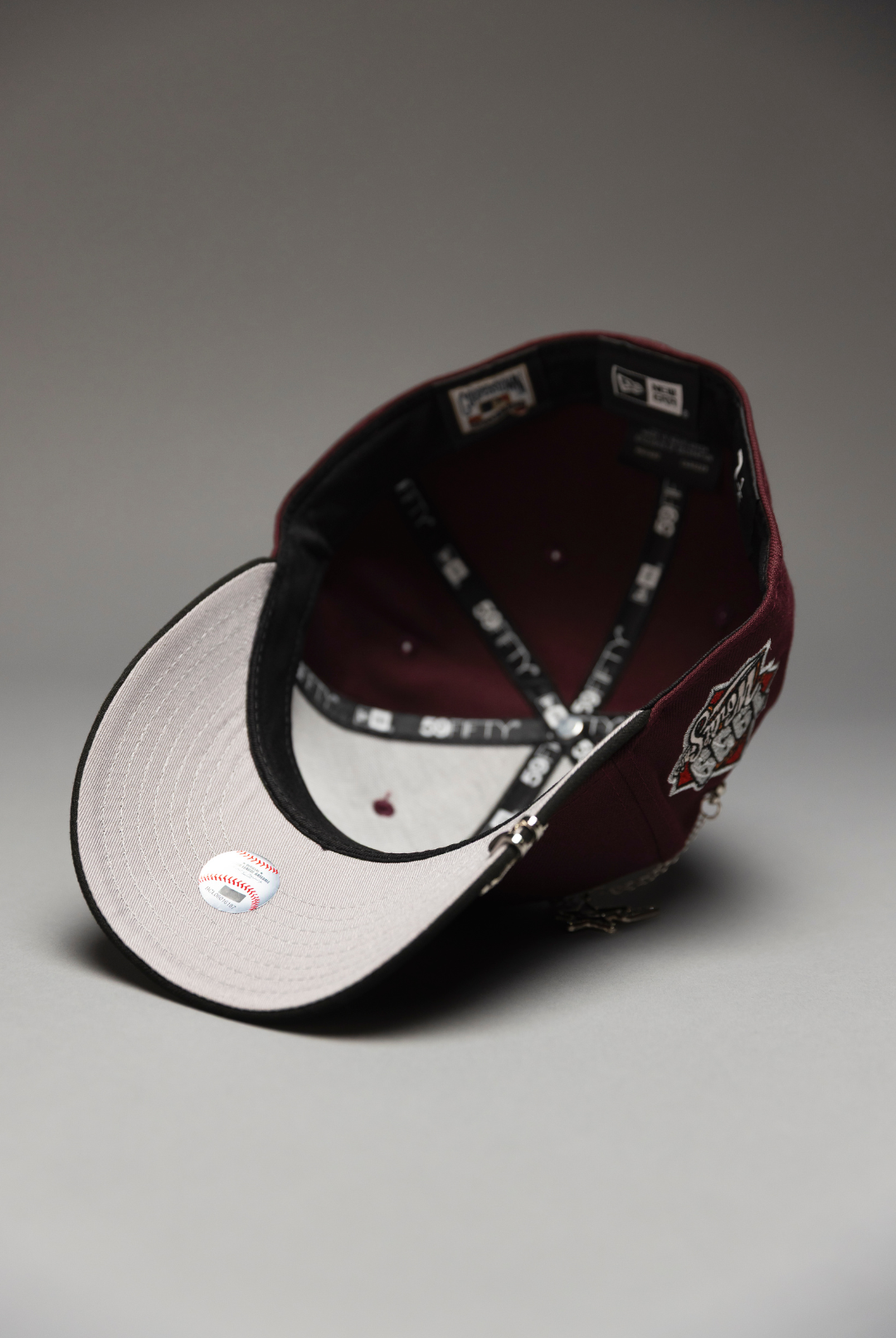 NEW ERA EXCLUSIVE 59FIFTY BURGUNDY//BLACK ATLANTA BRAVES W/ 1999 WORLD SERIES SIDE PATCH
