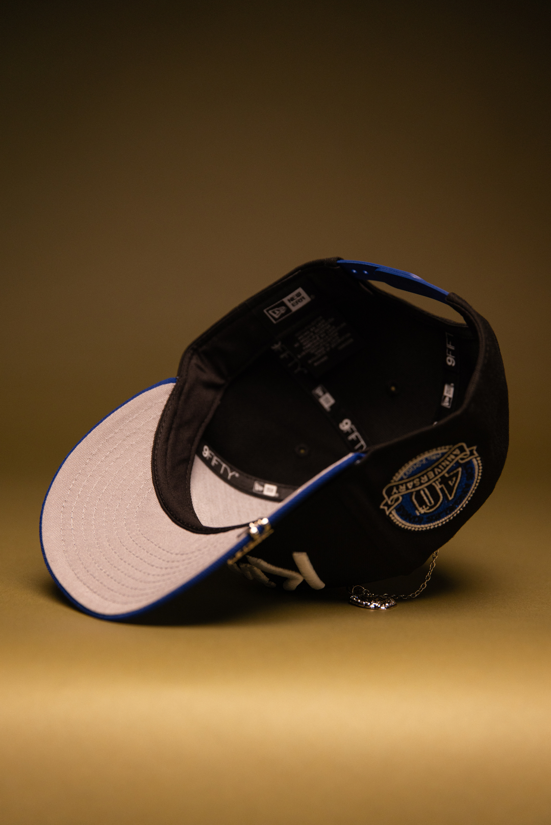 NEW ERA EXCLUSIVE 9FIFTY BLACK/BLUE LOS ANGELES KINGS SNAPBACK W/ 40TH ANNIVERSARY SIDE PATCH