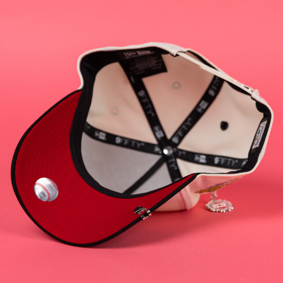 NEW ERA 9FIFTY A-FRAME CHROME/ BLACK ATLANTA BRAVES SNAPBACK W/ 1999 WORLD SERIES SIDE PATCH