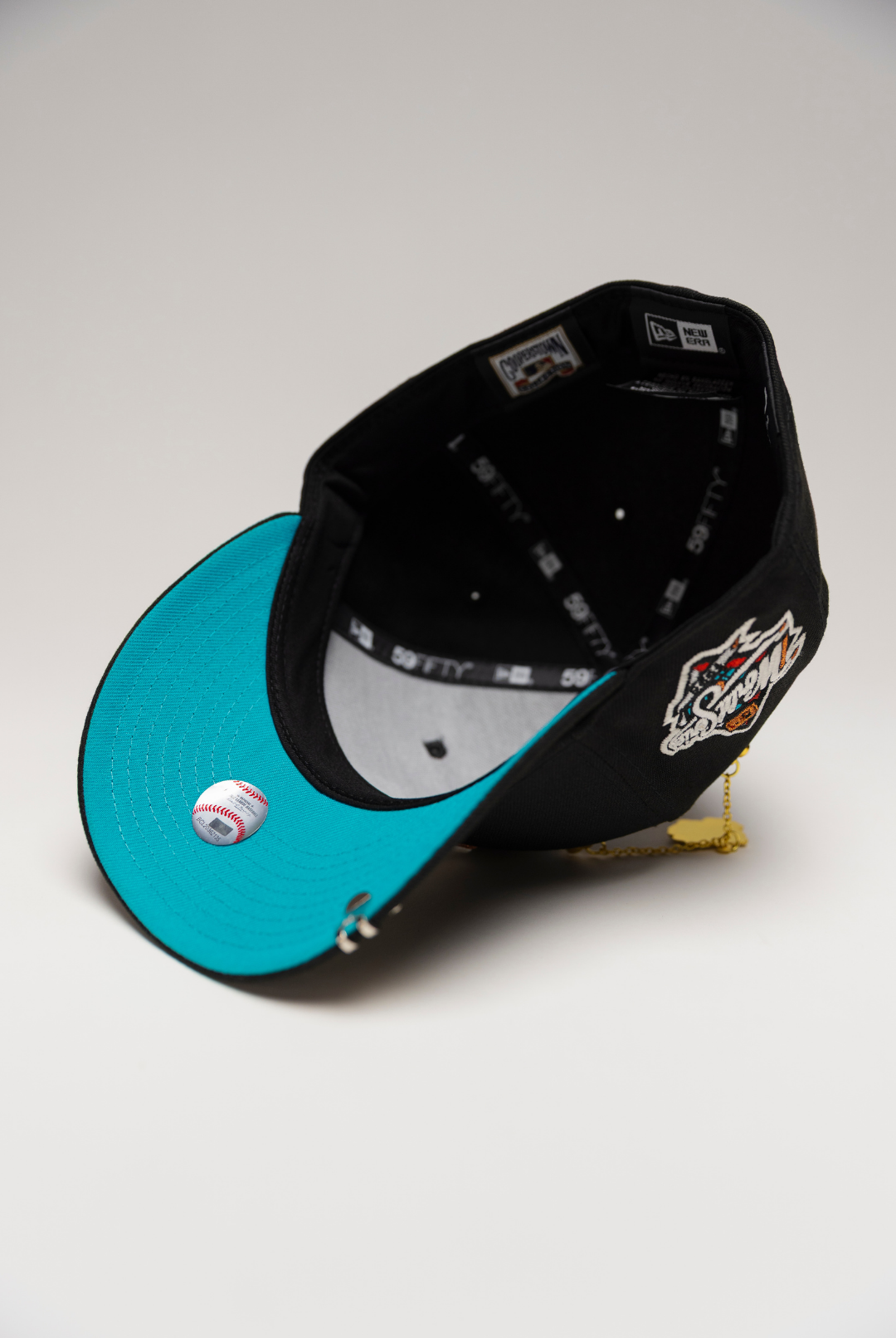 NEW ERA EXCLUSIVE 59FIFTY BLACK NEW YORK YANKEES W/ 1998 WORLD SERIES SIDE PATCH
