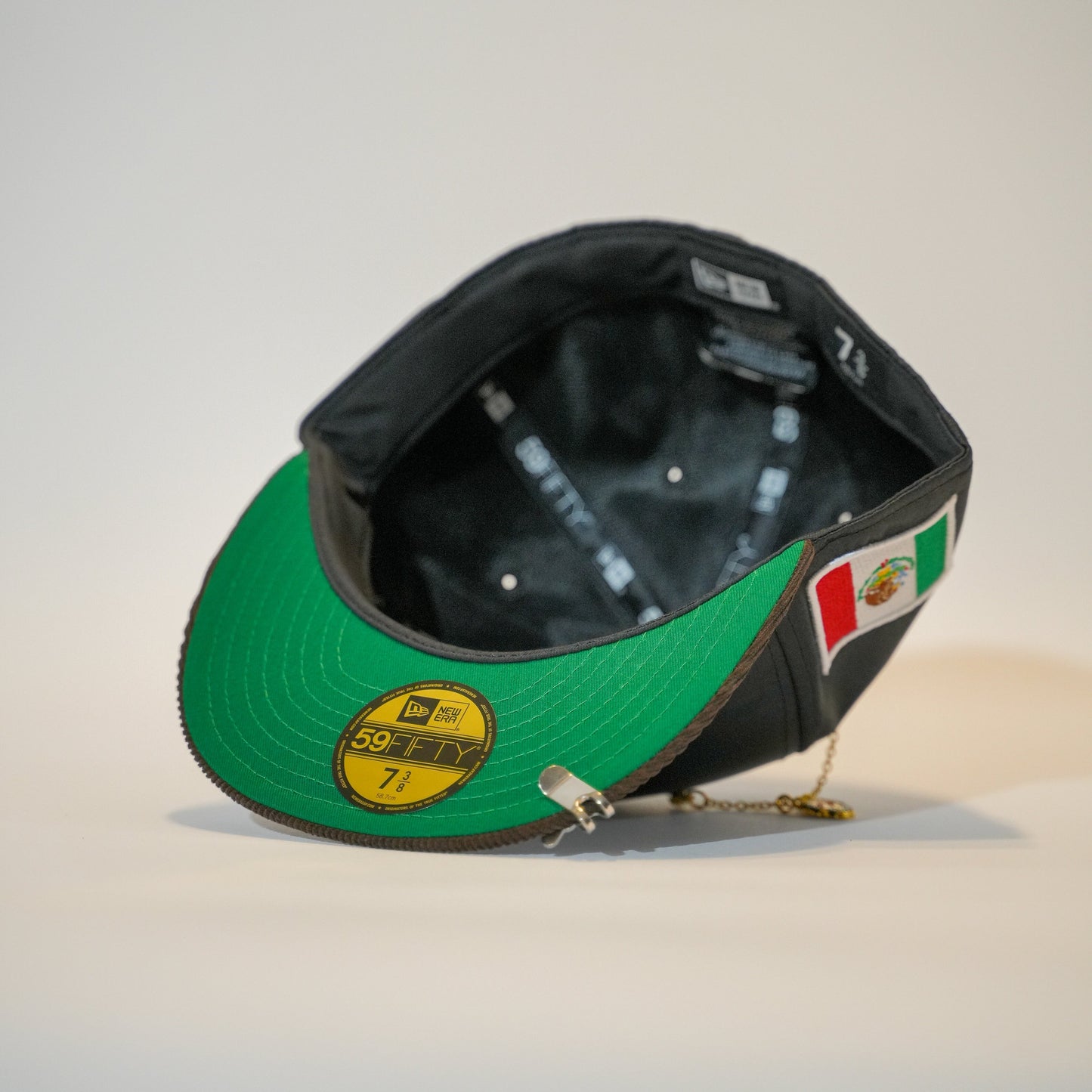 NEW ERA EXCLUSIVE 59FIFTY SATIN/ CORDUROY MEXICO "EL GALLO" W/ MEXICO FLAG SIDE PATCH