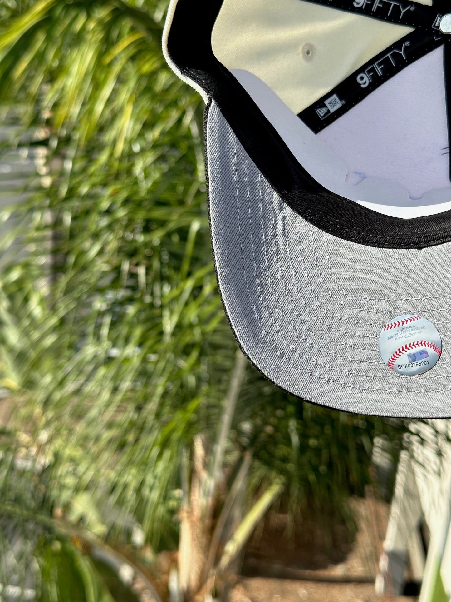 NEW ERA EXCLUSIVE 9FIFTY A-FRAME CHROME WHITE/BLACK FLORIDA MARLINS W/EMBROIDERY +1997 WORLD SERIES SIDE PATCH
