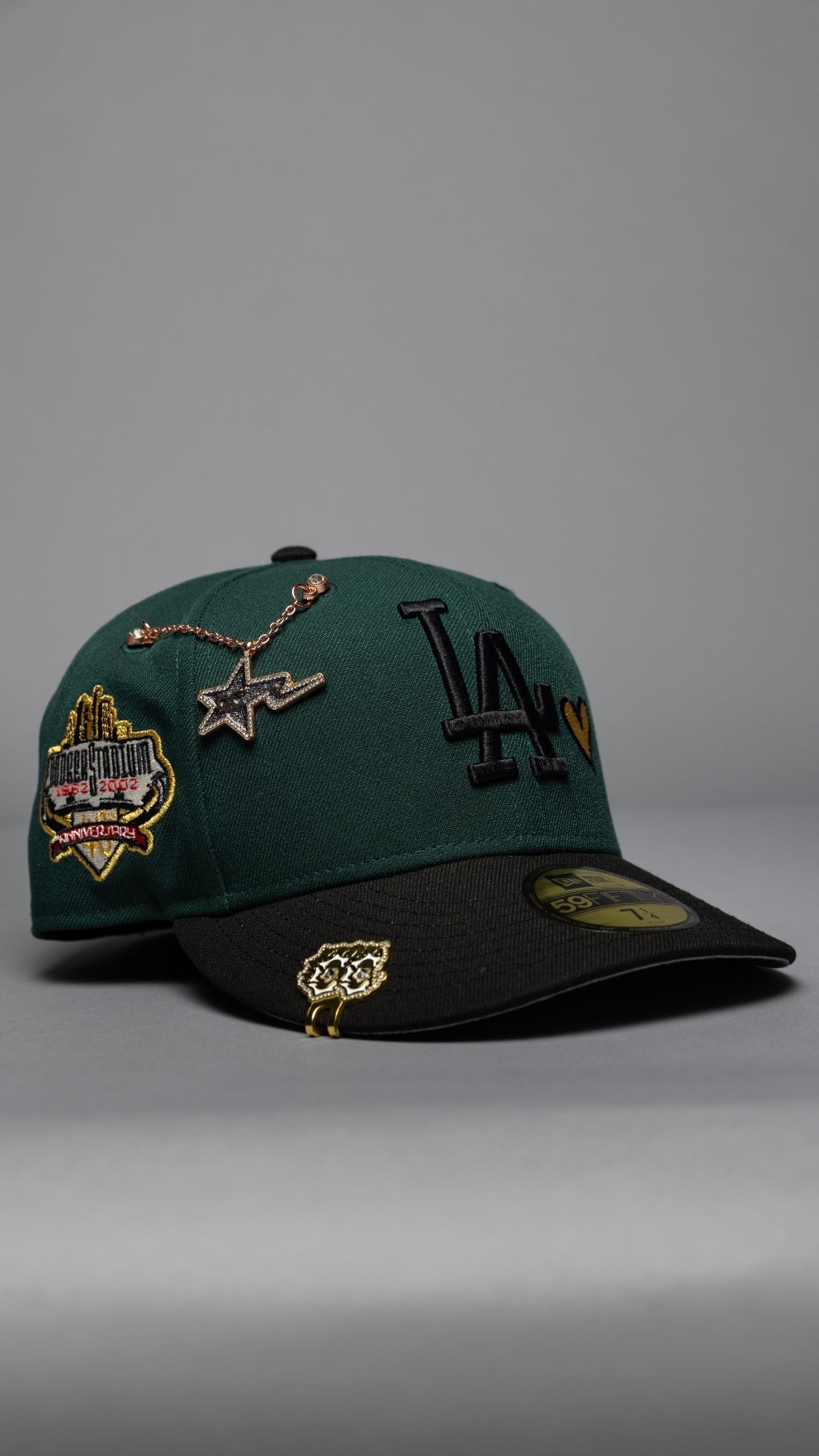 NEW ERA EXCLUSIVE 59FIFTY FOREST GREEN/BLACK LOS ANGELES DODGERS W/ HEART + 40TH ANNIVERSARY SIDE PATCH