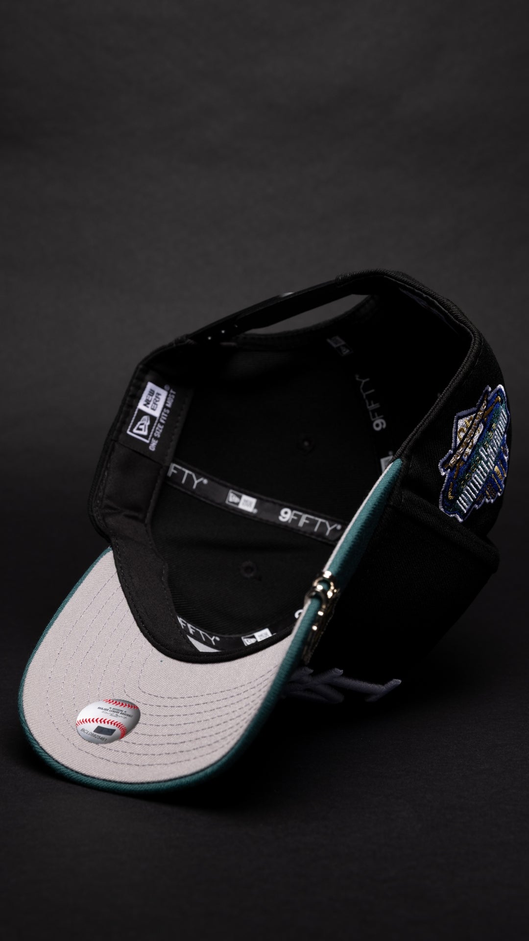NEW ERA 9FIFTY A-FRAME BLACK/PINE GREEN LOS ANGELES DODGERS SNAPBACK W/ HEART + 40TH ANNIVERSARY SIDE PATCH