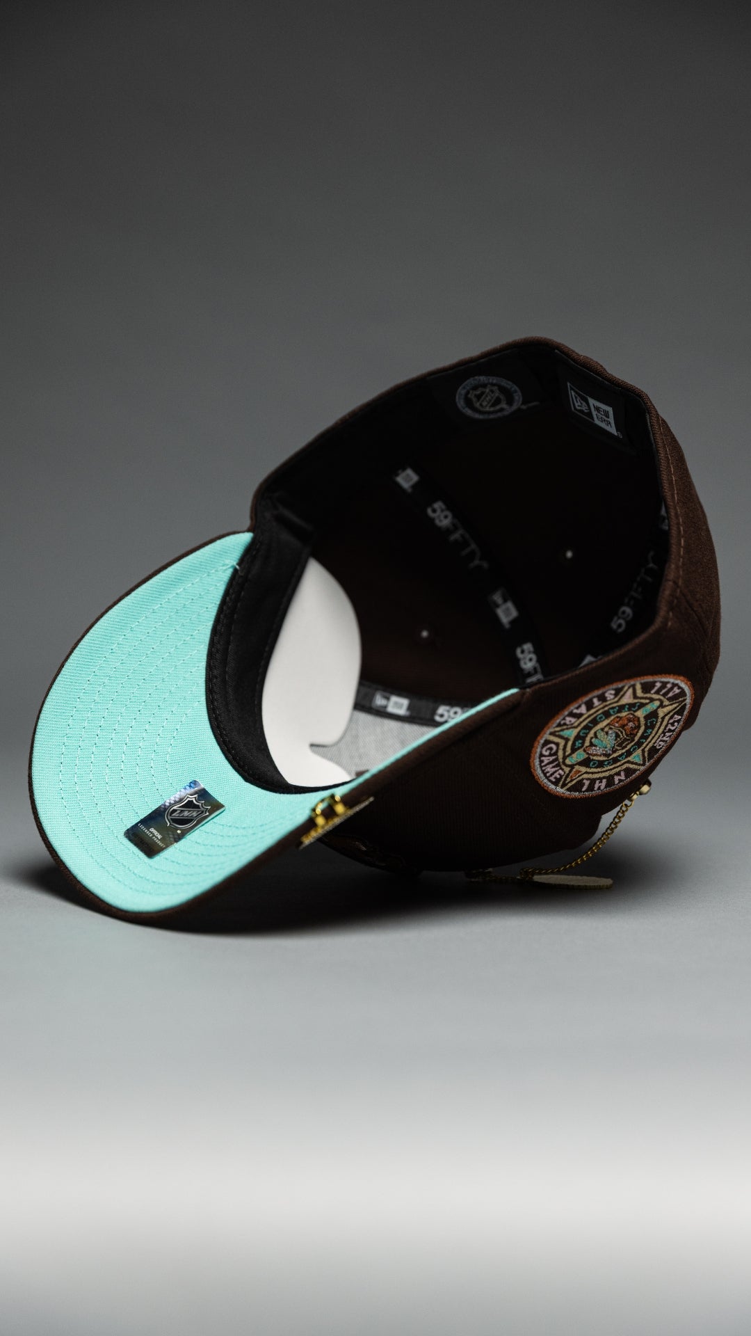 NEW ERA EXCLUSIVE 59FIFTY DARK BROWN CHICAGO BLACKHAWKS W/ ALL STAR GAME SIDE PATCH