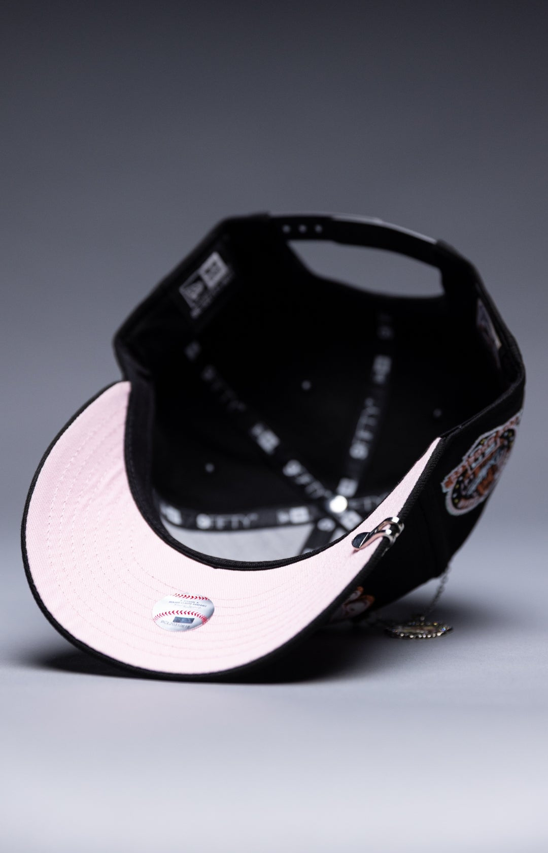 NEW ERA EXCLUSIVE 9FIFTY BLACK LOS ANGELES DODGERS SCRIPT SNAPBACK W/ 60TH ANNIVERSARY SIDE PATCH