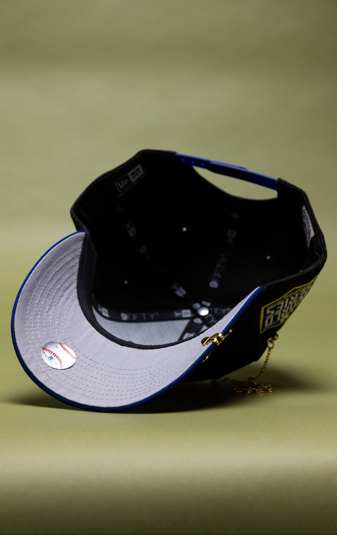 NEW ERA EXCLUSIVE 9FIFTY BLACK/BLUE UPSIDE DOWN LOS ANGELES DODGERS SNAPBACK W/ 2020 WORLD SERIES SIDE PATCH