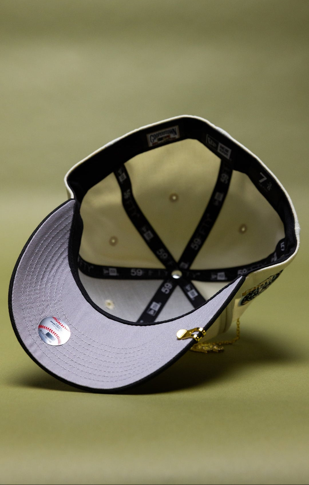 NEW ERA EXCLUSIVE 59FIFTY CHROME/BLACK LOS ANGELES DODGERS W/ HEART + 60TH ANNIVERSARY SIDE PATCH