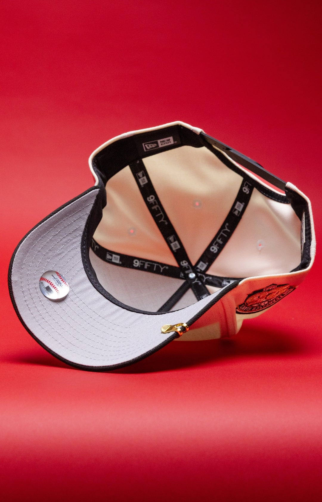 NEW ERA 9FIFTY A-FRAME CHROME/BLACK UPSIDE DOWN SAN FRANCISCO GIANTS SNAPBACK W/ 25TH ANNIVERSARY SIDE PATCH