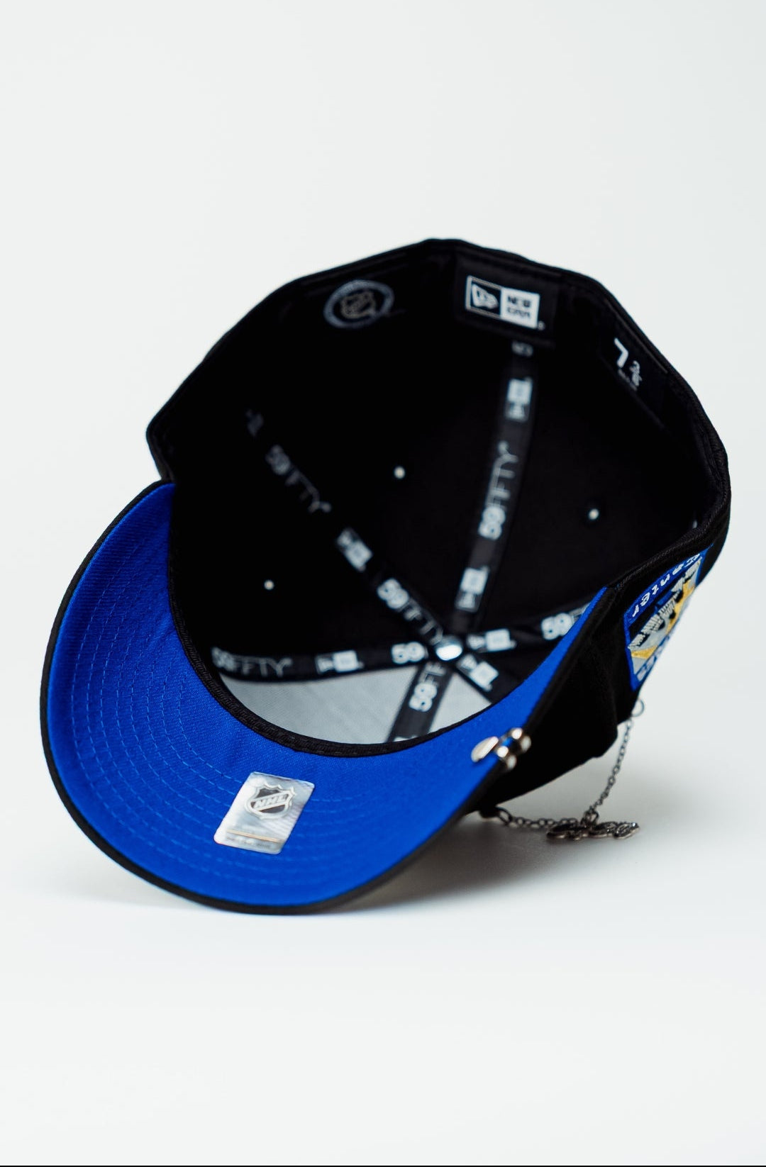NEW ERA EXCLUSIVE 59FIFTY BLACK LOS ANGELES KINGS W/ STAPLES CENTER SIDE PATCH