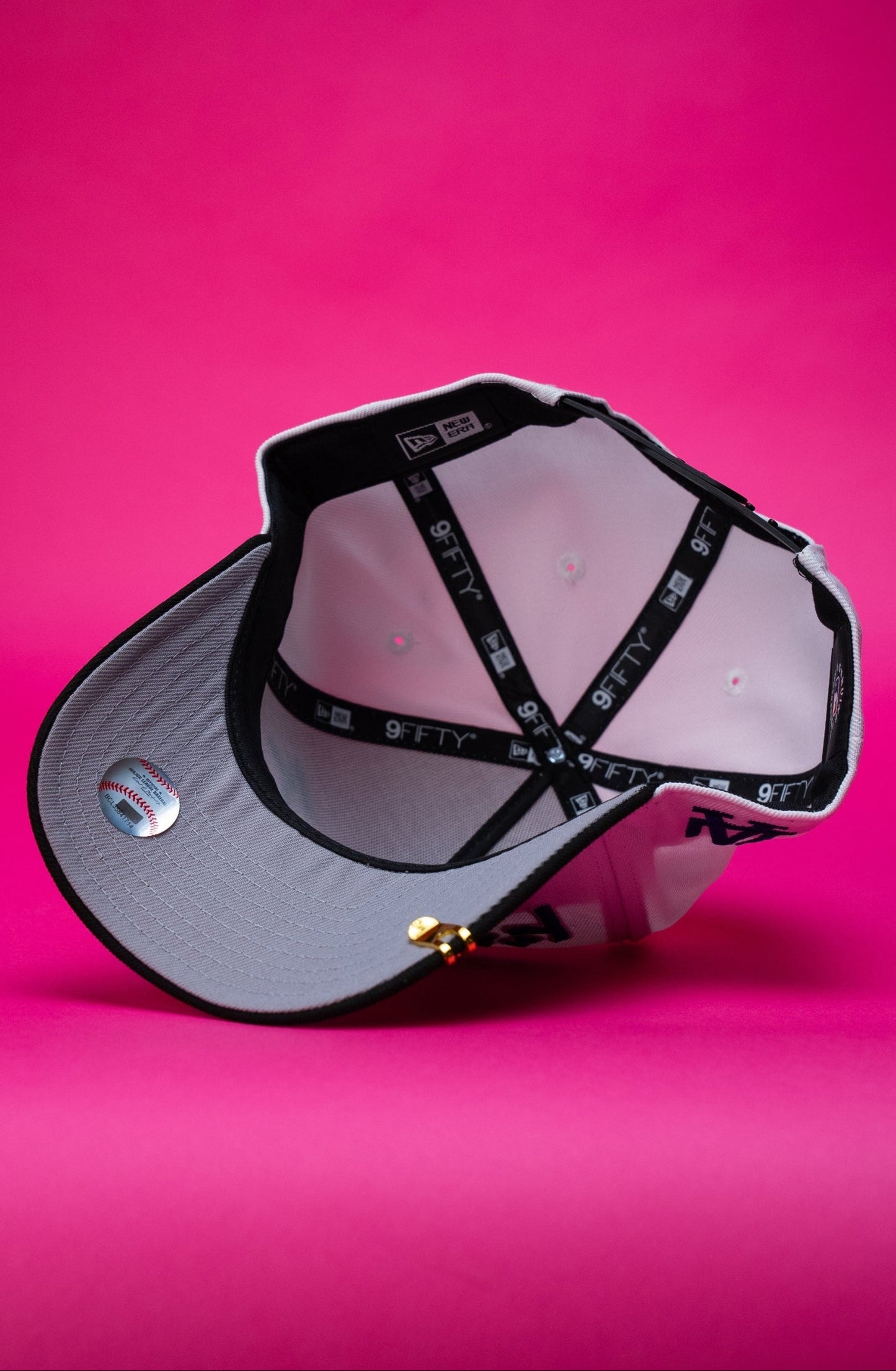 NEW ERA 9FIFTY A-FRAME PEARL WHITE LOS ANGELES DODGERS JAPANESE SCRIPT W/ LA LOGO SIDE PATCH