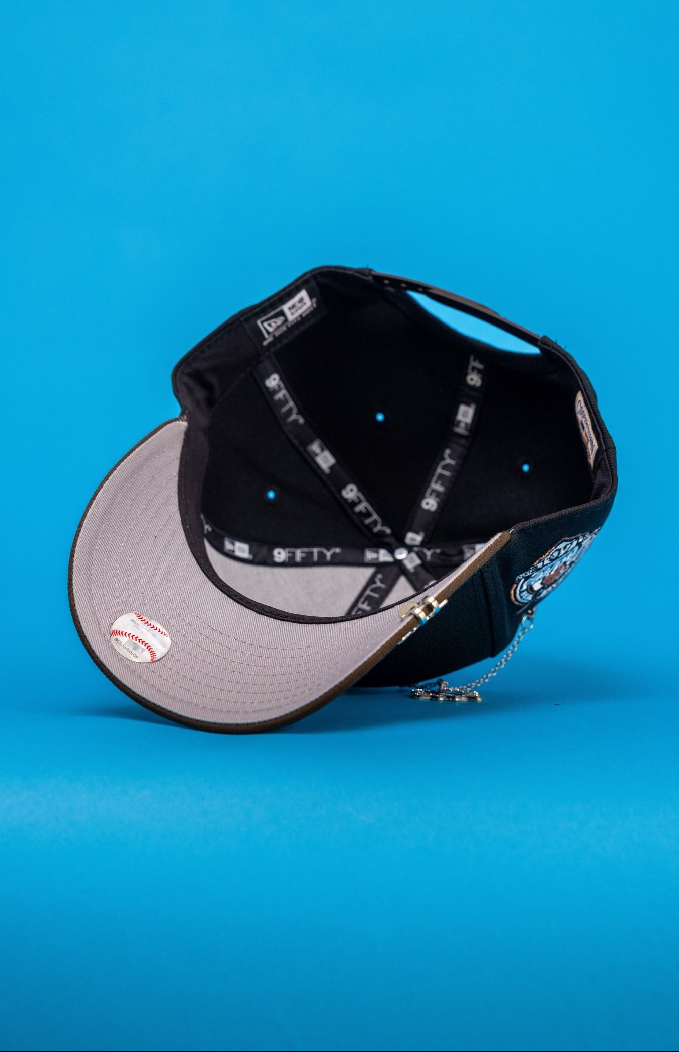 NEW ERA EXCLUSIVE 9FIFTY BLACK/BROWN SAN DIEGO PADRES SNAPBACK W/ 40TH ANNIVERSARY SIDE PATCH