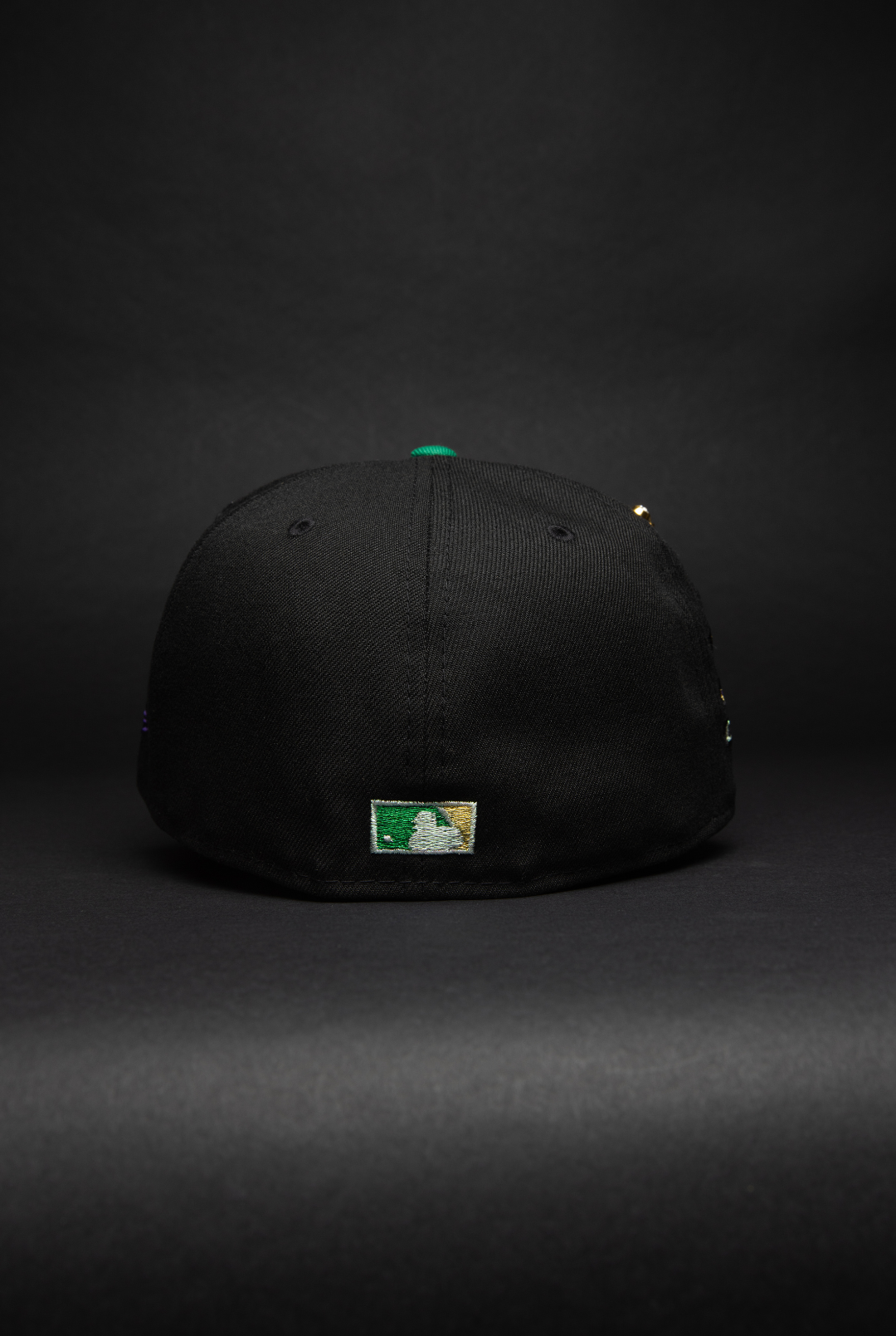 NEW ERA EXCLUSIVE 59FIFTY BLACK/PURPLE NEW YORK YANKEES W/ WORLD SERIES CHAMPIONS SIDE PATCH