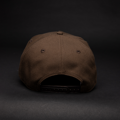 NEW ERA 9FIFTY A-FRAME BROWN ATLANTA BRAVES SNAPBACK W/ 1999 WORLD SERIES SIDE PATCH