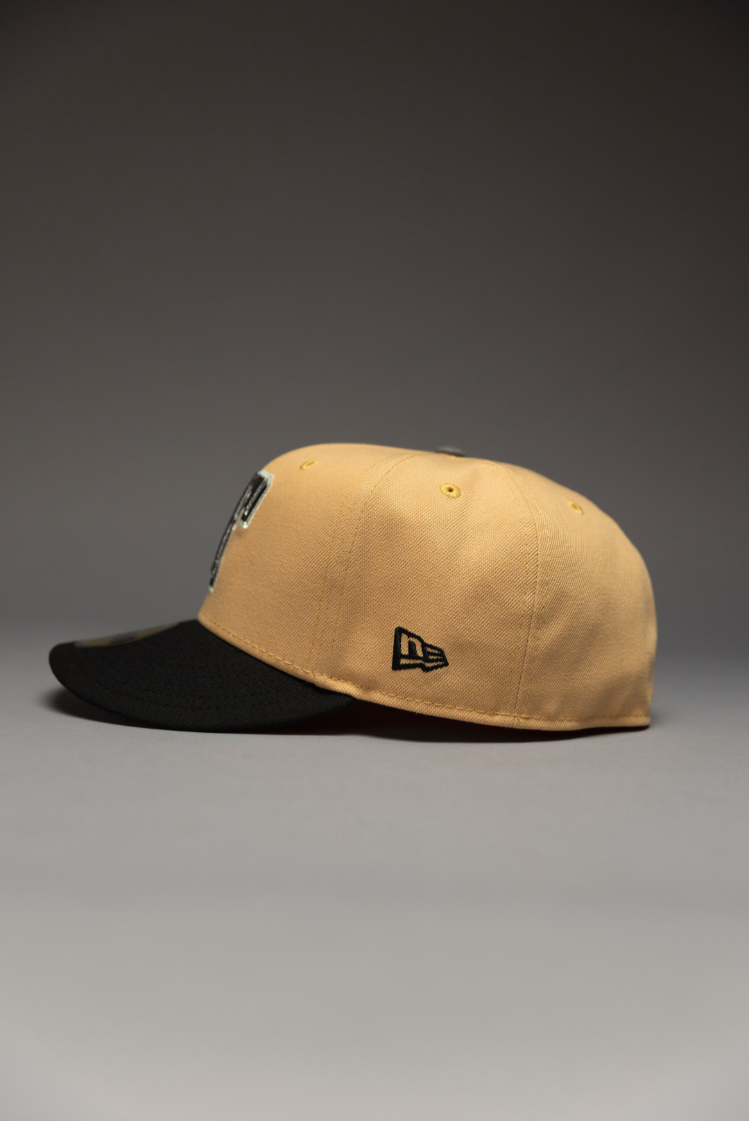 NEW ERA EXCLUSIVE 59FIFTY PEACH/BLACK TEXAS RANGERS W/ WORLD SERIES CHAMPIONS SIDE PATCH