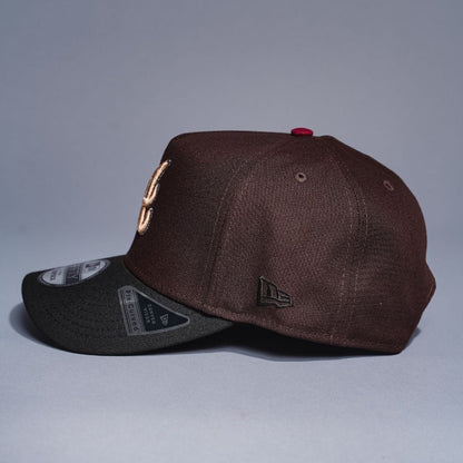 NEW ERA 9FIFTY A-FRAME BURNT WOOD ATLANTA BRAVES SNAPBACK W/ 1999 WORLD SERIES SIDE PATCH