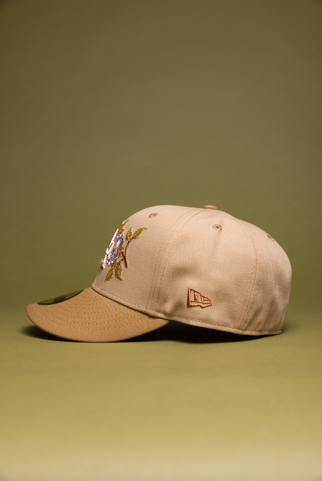NEW ERA EXCLUSIVE 59FIFTY BEIGE LOS ANGELES DODGERS W/ PINK ROSE + 1980 ALL STAR GAME SIDE PATCH