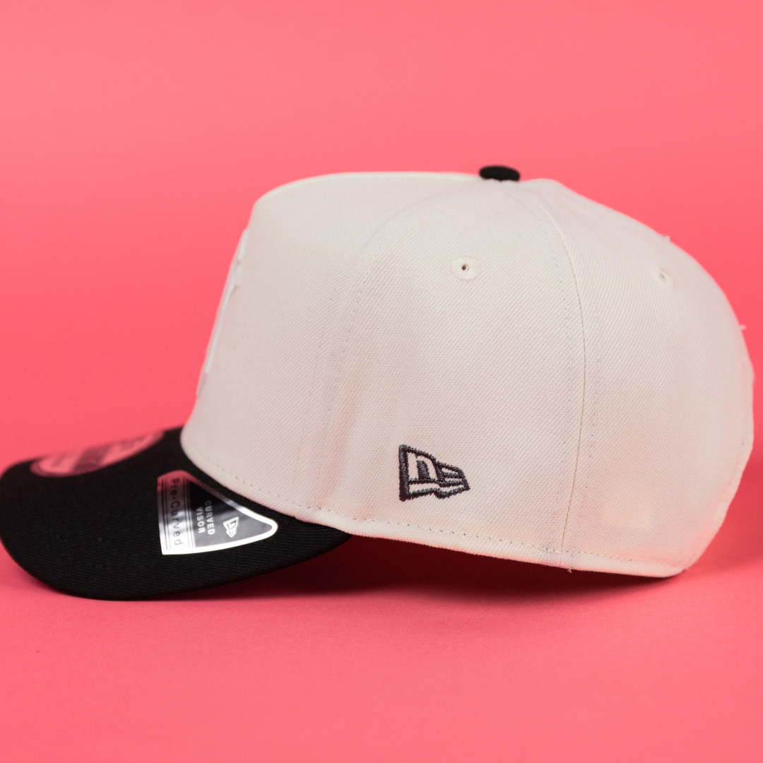 NEW ERA 9FIFTY A-FRAME CHROME/ BLACK NEW YORK YANKEES SNAPBACK W/ 1999 WS SIDE PATCH