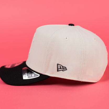 NEW ERA 9FIFTY A-FRAME CHROME/ BLACK NEW YORK YANKEES SNAPBACK W/ 1999 WS SIDE PATCH