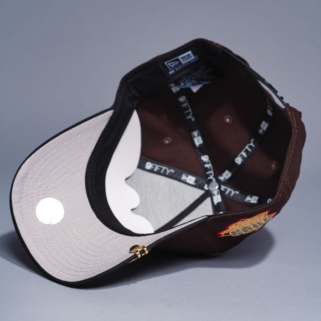 NEW ERA 9FIFTY A-FRAME BURNT WOOD ATLANTA BRAVES SNAPBACK W/ 1999 WORLD SERIES SIDE PATCH