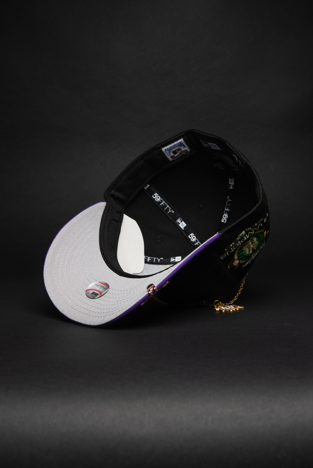 NEW ERA EXCLUSIVE 59FIFTY BLACK/PURPLE NEW YORK YANKEES W/ WORLD SERIES CHAMPIONS SIDE PATCH