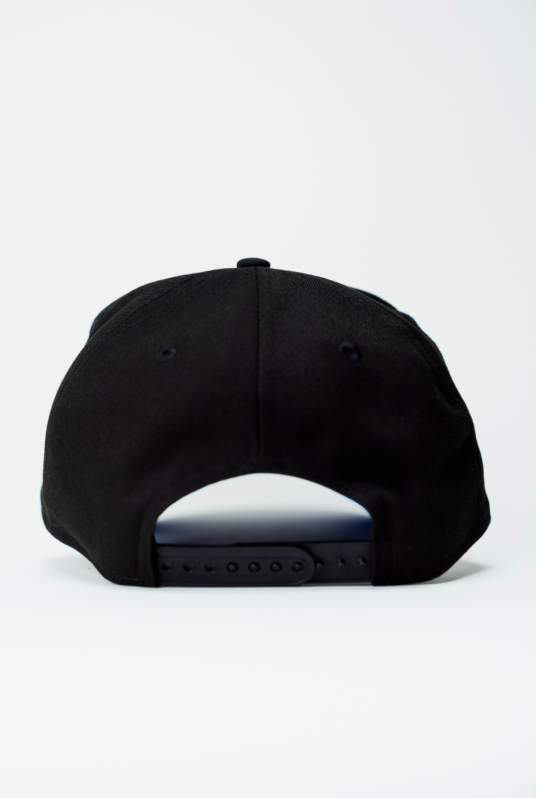 NEW ERA 9FIFTY A-FRAME BLACK ATLANTA BRAVES SNAPBACK W/ 1995 WORLD SERIES SIDE PATCH