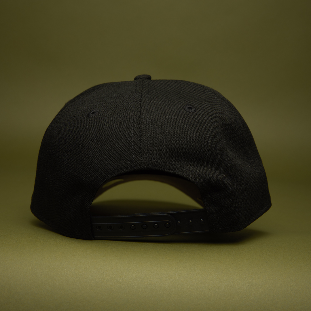 NEW ERA 9FIFTY A-FRAME BLACK CHICAGO WHITE SOX SNAPBACK W/ 2005 WORLD SERIES SIDE PATCH