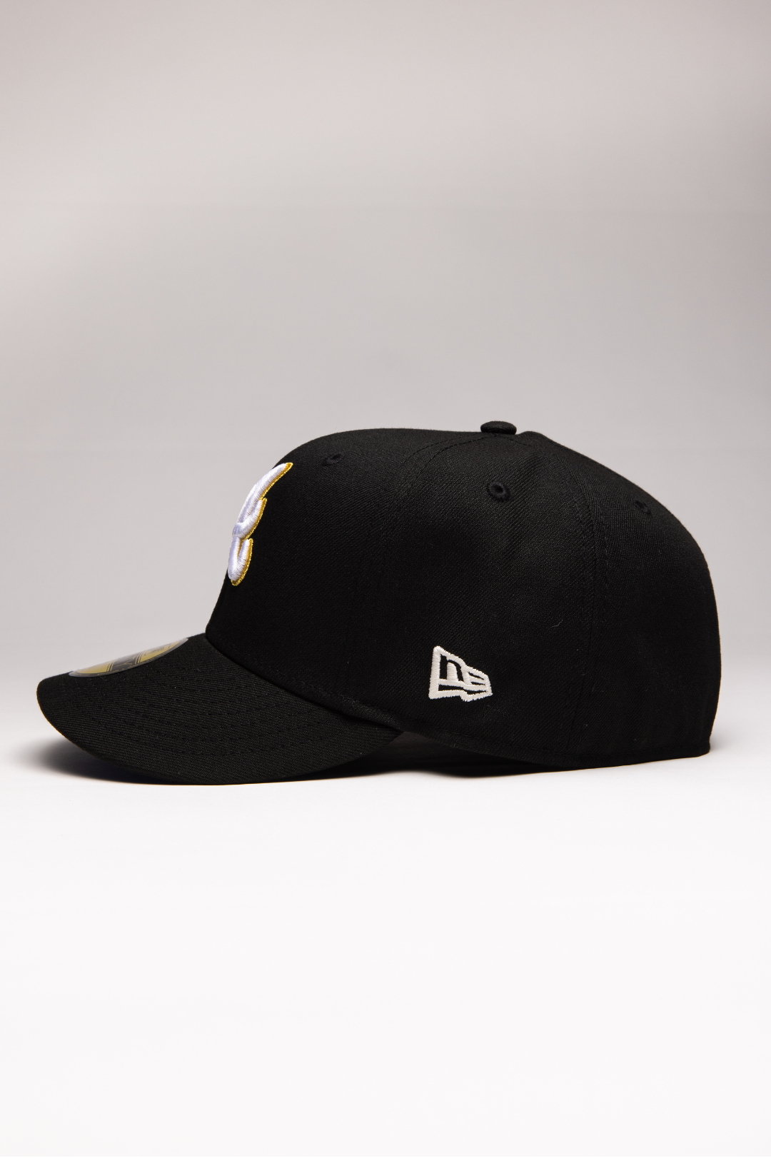NEW ERA EXCLUSIVE 59FIFTY BLACK ATLANTA BRAVES W/ 40TH ANNIVERSARY SIDE PATCH