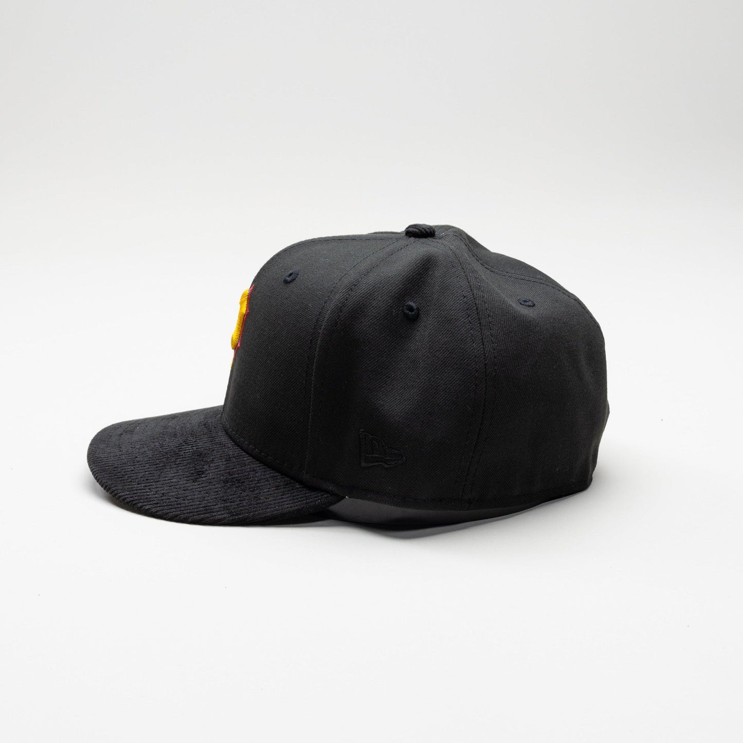 NEW ERA EXCLUSIVE 59FIFTY BLACK/ CORDUROY PITTSBURGH PIRATES W/ 76TH WORLD SERIES SIDE PATCH