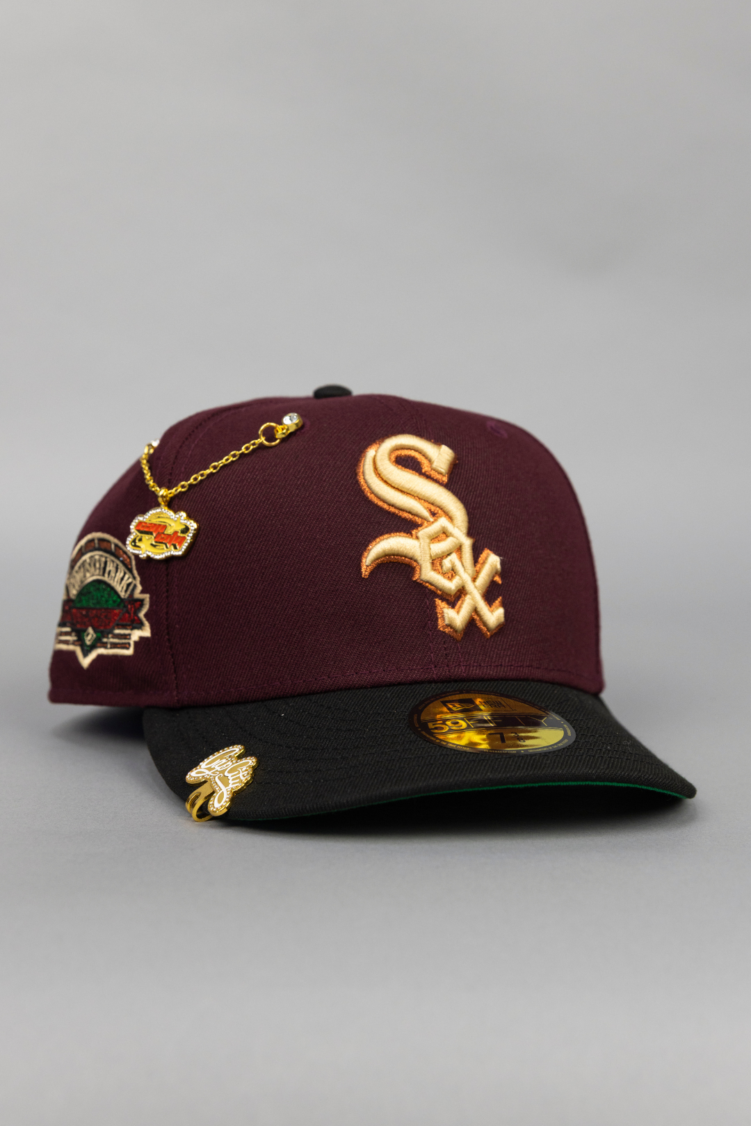 NEW ERA EXCLUSIVE 59FIFTY BURGUNDY/ BLACK CHICAGO WHITE SOX W/ COMISKEY PARK SIDE PATCH
