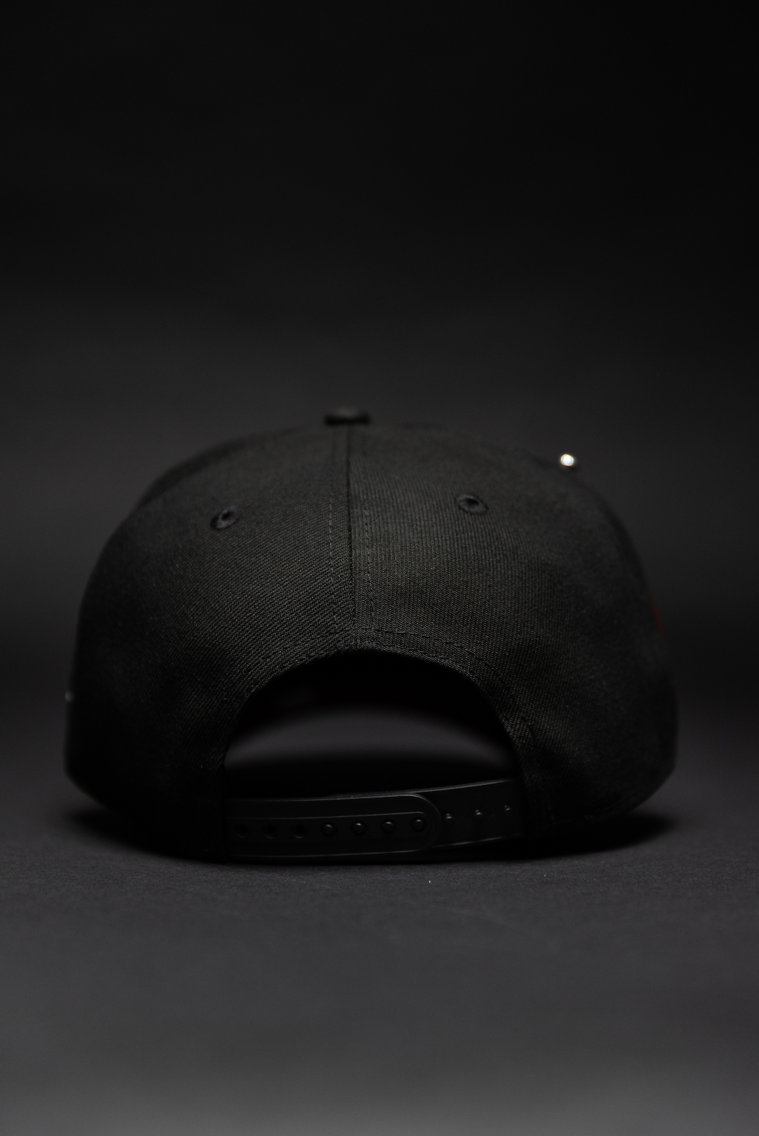 NEW ERA EXCLUSIVE 9FIFTY BLACK LONG BEACH STATE SNAPBACK W/ LONG BEACH CERTIFIED SIDE PATCH