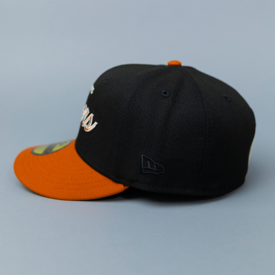 NEW ERA EXCLUSIVE 59FIFTY BLACK/ RUST LOS ANGELES LAKERS SCRIPT W/ 60TH ANNIVERSARY SIDE PATCH