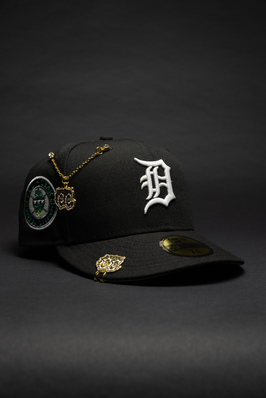 NEW ERA EXCLUSIVE 59FIFTY BLACK DETROIT TIGERS W/ BRIGGS STADIUM SIDE PATCH