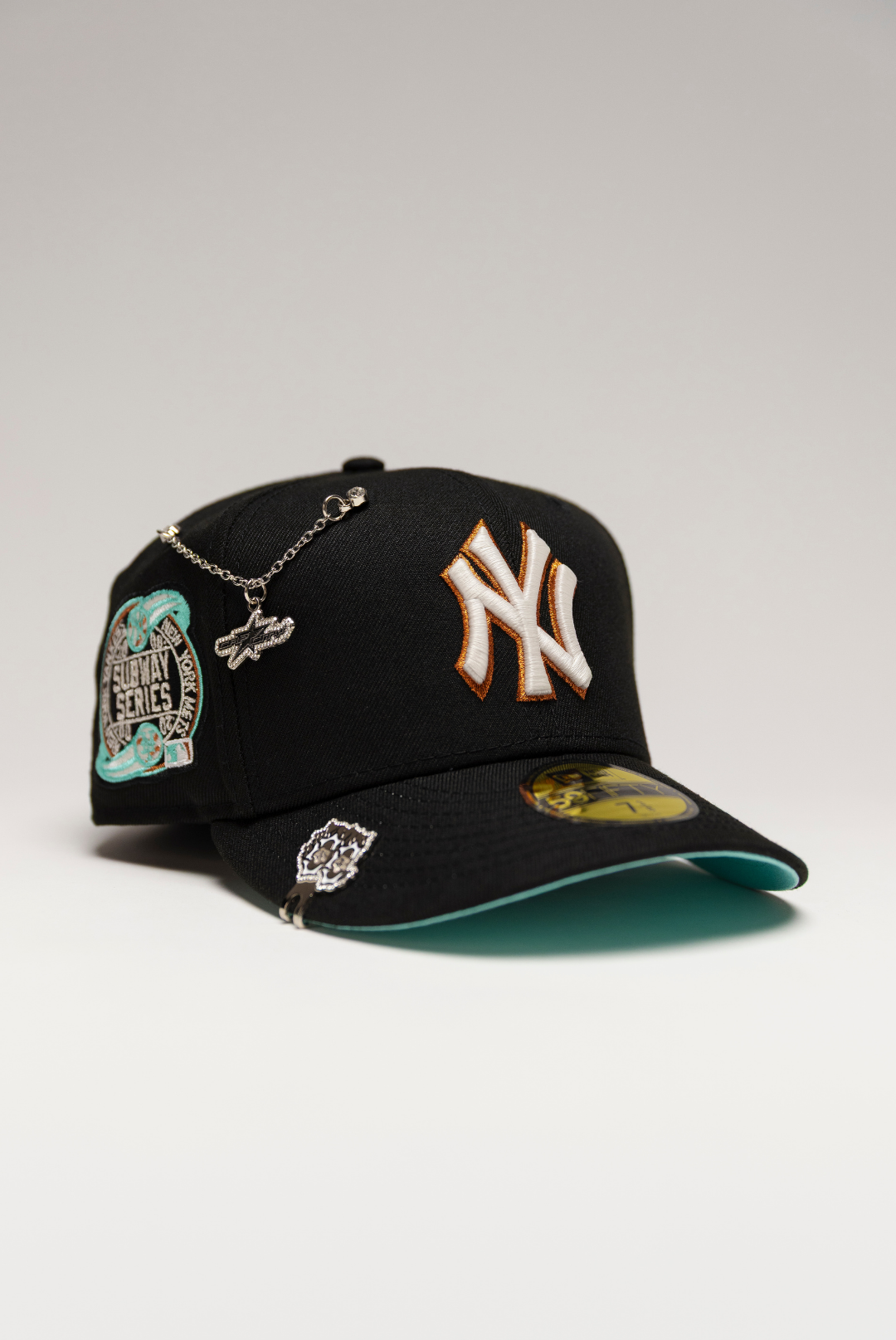 NEW ERA EXCLUSIVE 59FIFTY BLACK NEW YORK YANKEES W/ SUBWAY SERIES SIDE PATCH