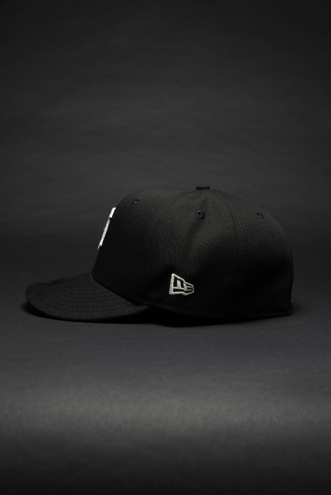 NEW ERA EXCLUSIVE 59FIFTY BLACK DETROIT TIGERS W/ BRIGGS STADIUM SIDE PATCH