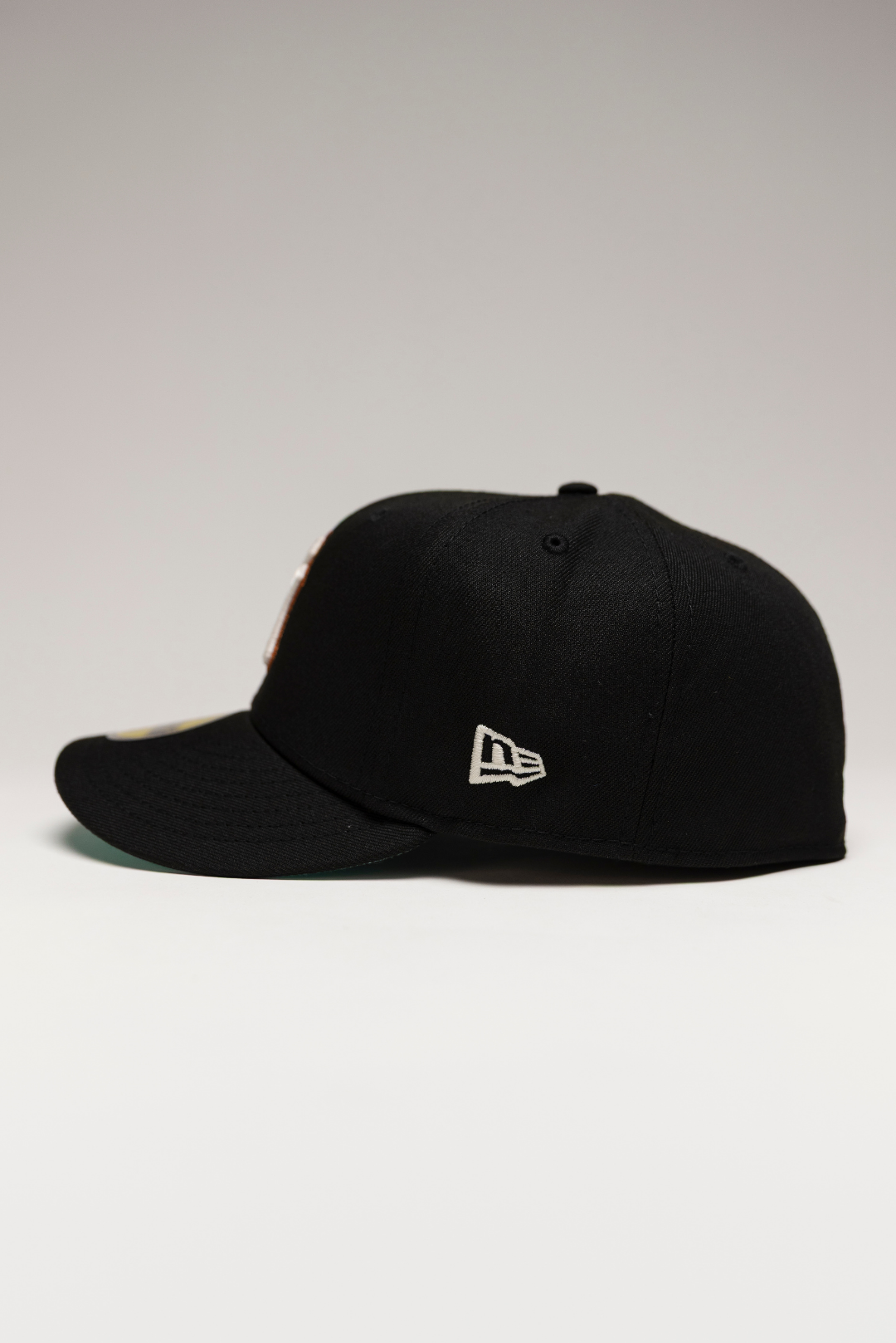 NEW ERA EXCLUSIVE 59FIFTY BLACK NEW YORK YANKEES W/ SUBWAY SERIES SIDE PATCH