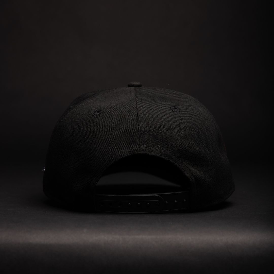 NEW ERA 9FIFTY A-FRAME BLACK CHICAGO BLACKHAWKS SNAPBACK W /CHICAGO STADIUM SIDE PATCH