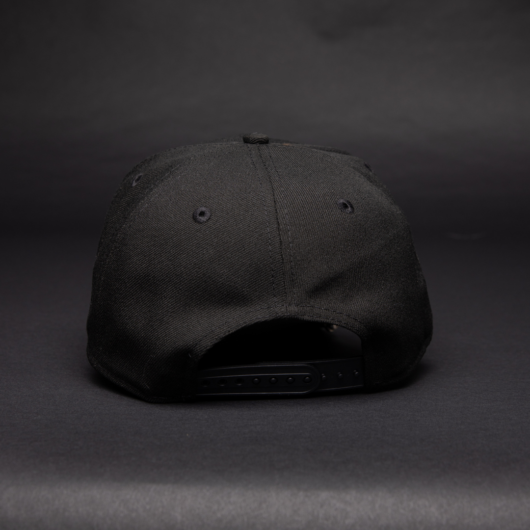 NEW ERA 9FIFTY A-FRAME BLACK NEW YORK YANKEES SNAPBACK W/ PINK ROSE + SUBWAY SERIES SIDE PATCH