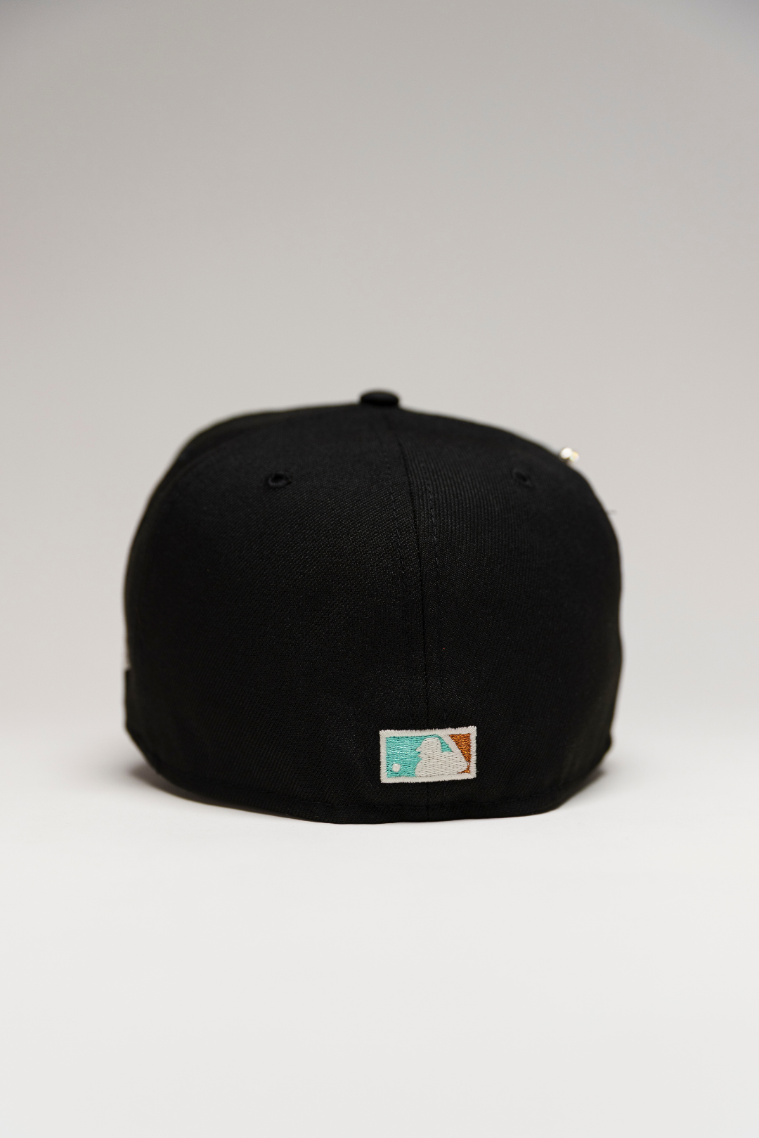 NEW ERA EXCLUSIVE 59FIFTY BLACK CHICAGO CUBS W/ BE ALERT-FOR FOUL SIDE PATCH