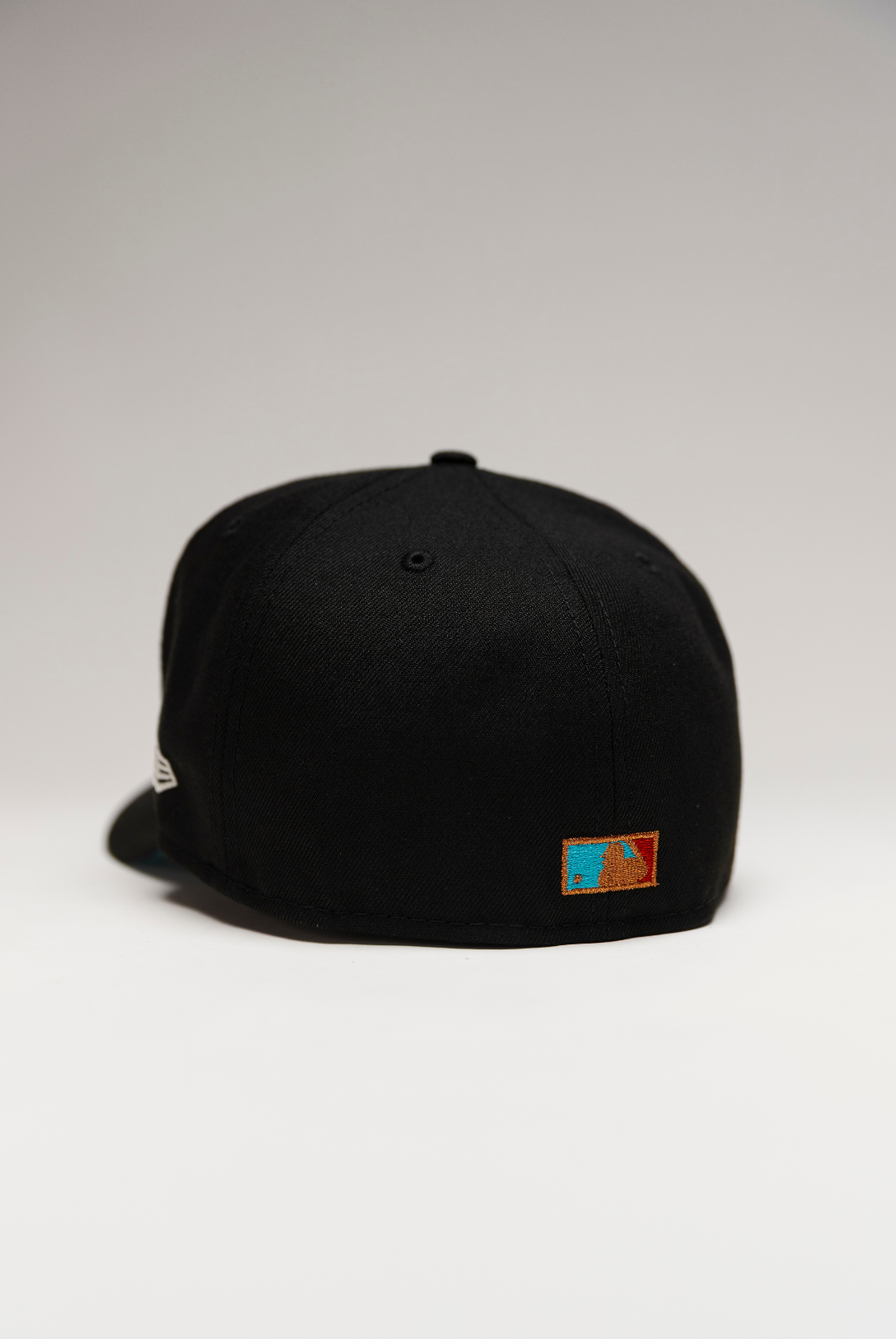 NEW ERA EXCLUSIVE 59FIFTY BLACK ATLANTA BRAVES W/ 1995 WORLD SERIES SIDE PATCH