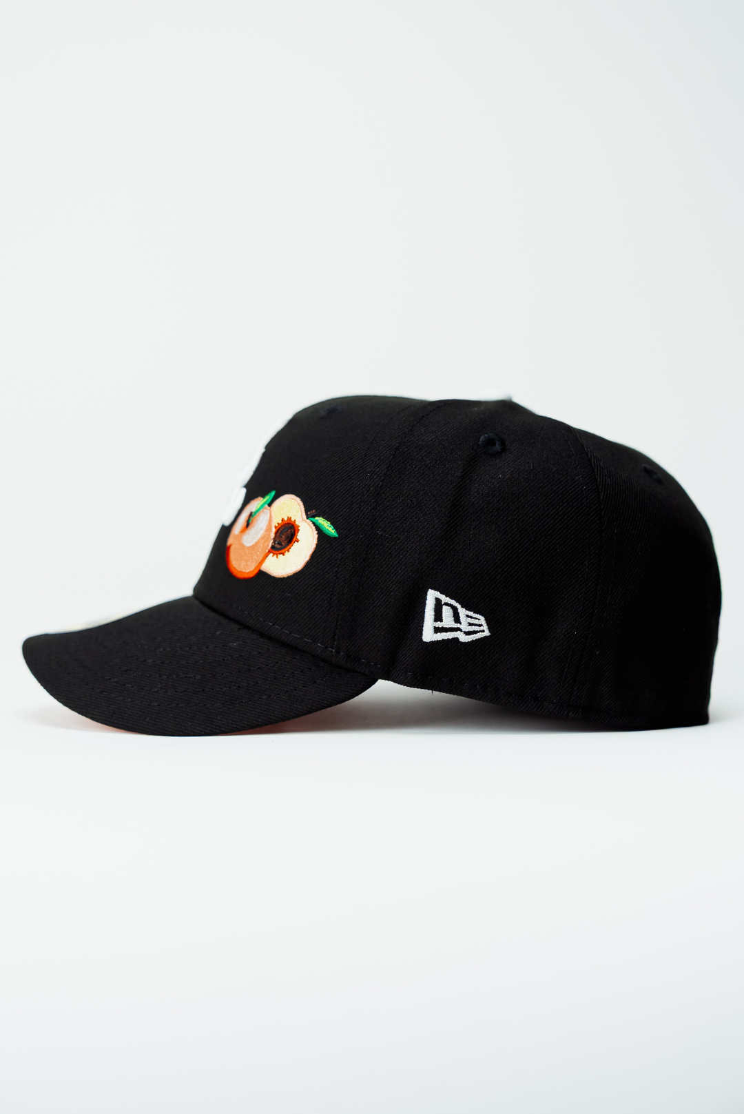 NEW ERA EXCLUSIVE 59FIFTY BLACK ATLANTA BRAVES W/ 150TH ANNIVERSARY SIDE PATCH