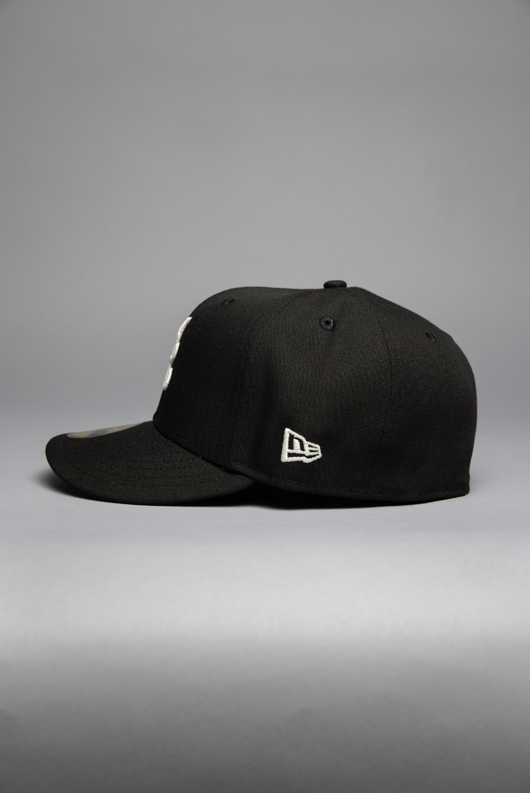 NEW ERA EXCLUSIVE 59FIFTY BLACK ATLANTA BRAVES W/ 1995 WORLD SERIES SIDE PATCH