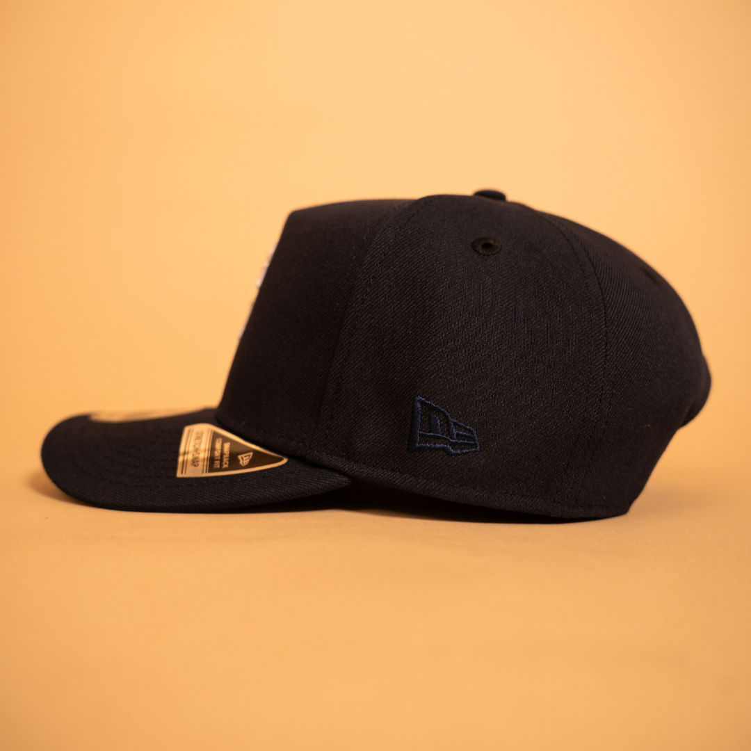 NEW ERA EXCLUSIVE 9FIFTY A-FRAME NAVY SAN FRANCISCO GIANTS SNAPBACK W/ 2002 WORLD SERIES SIDE PATCH