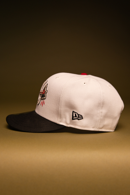 NEW ERA EXCLUSIVE 9FIFTY PEARL WHITE ATLANTA BRAVES SNAPBACK W/ 1995 WORLD SERIES SIDE PATCH