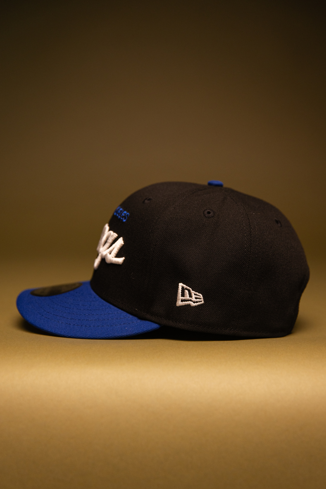 NEW ERA EXCLUSIVE 9FIFTY BLACK/BLUE LOS ANGELES KINGS SNAPBACK W/ 40TH ANNIVERSARY SIDE PATCH