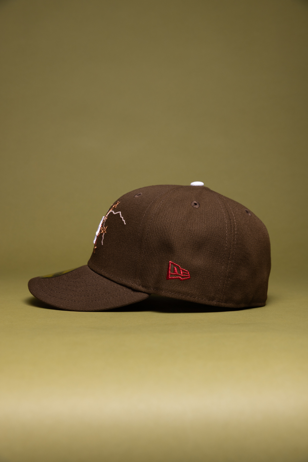 NEW ERA EXCLUSIVE 59FIFTY BROWN LOS ANGELES DODGERS W/ EMBROIDERY + JACKIE ROBINSON SIDE PATCH