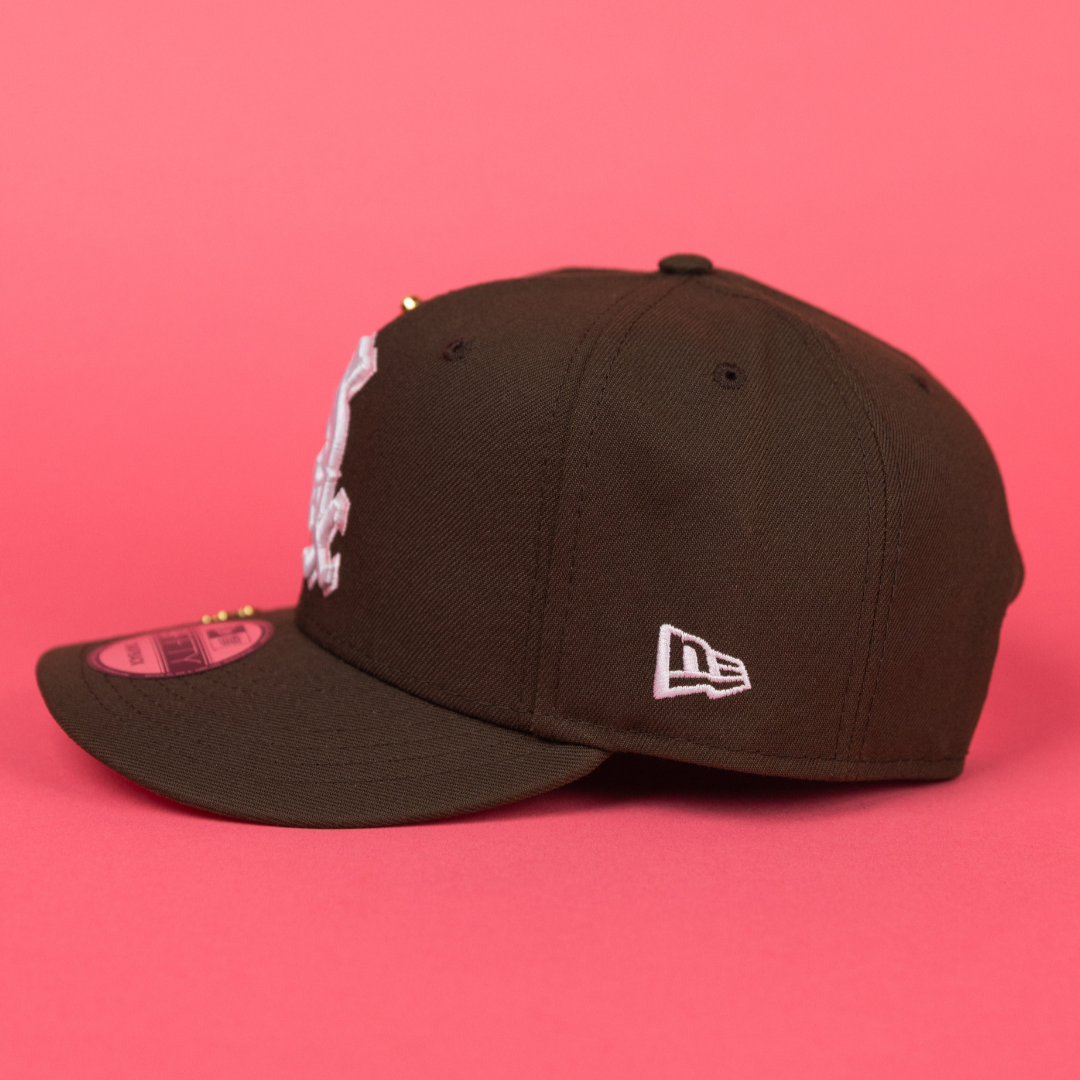 NEW ERA EXCLUSIVE 9FIFTY BROWN CHICAGO WHITE SOX SNAPBACK W/ COMISKEY PARK SIDE PATCH