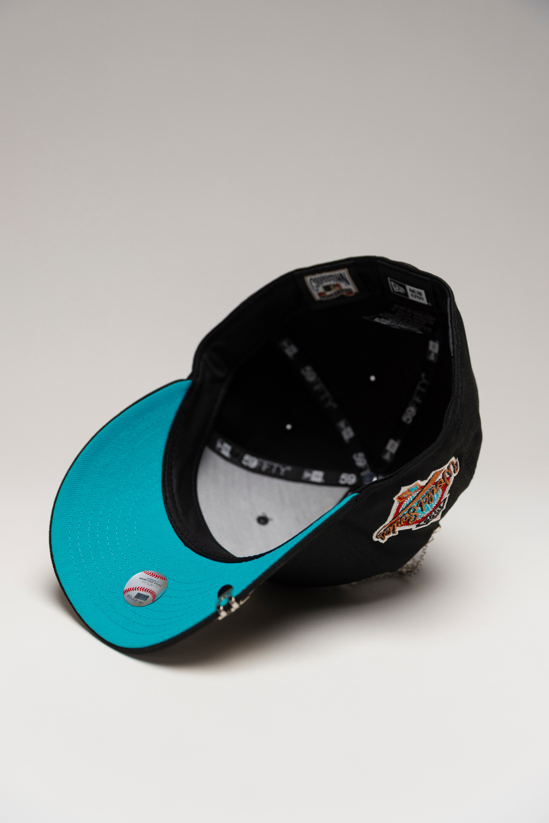 NEW ERA EXCLUSIVE 59FIFTY BLACK ATLANTA BRAVES W/ 1995 WORLD SERIES SIDE PATCH
